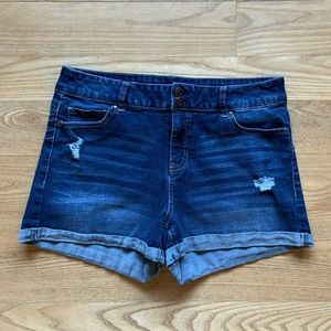 Vanilla star | shortie Size 13 jean shorts. Junior size.